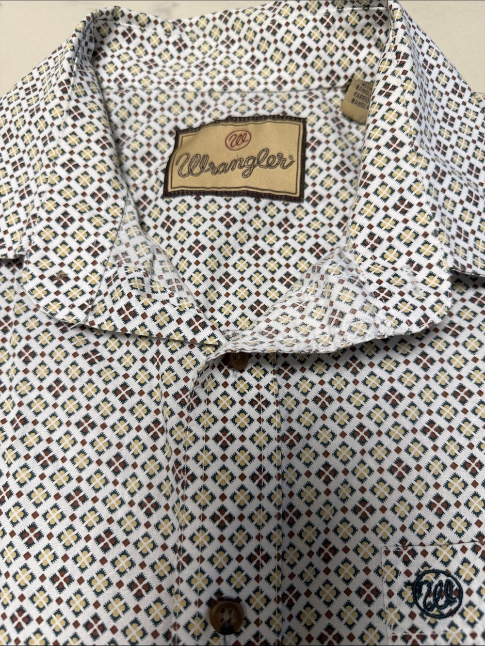 Wrangler White Shirt with Brown, Yellow & Green Geometric Print Cowboy Shirt fit